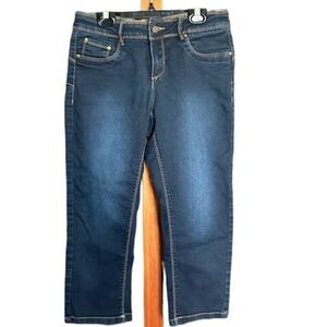 ✨4/$30 Suko Jeans Tummy control Size 6  Crop